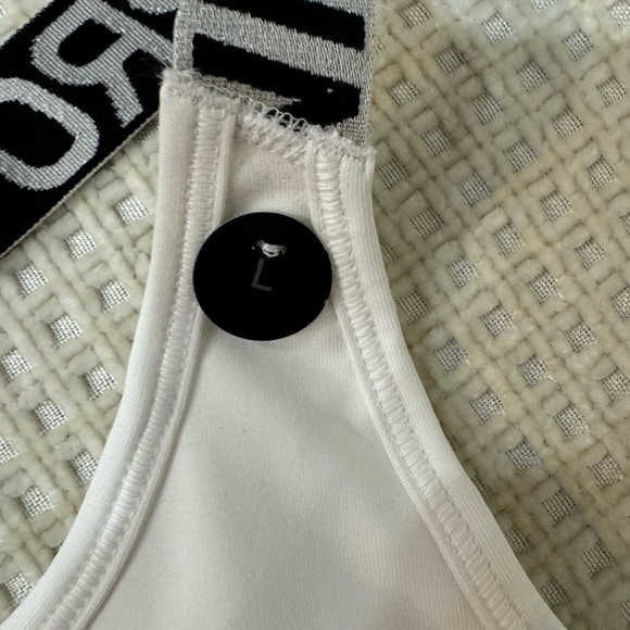 NWOT NIKE SPORTS BRA - Picture 3 of 4